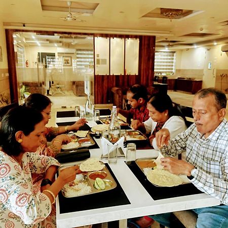 Mayda Inn- A Boutique Hotel New Delhi Bagian luar foto
