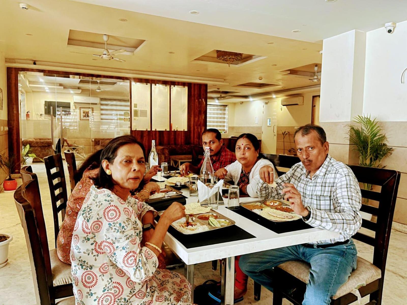 Mayda Inn- A Boutique Hotel New Delhi Bagian luar foto